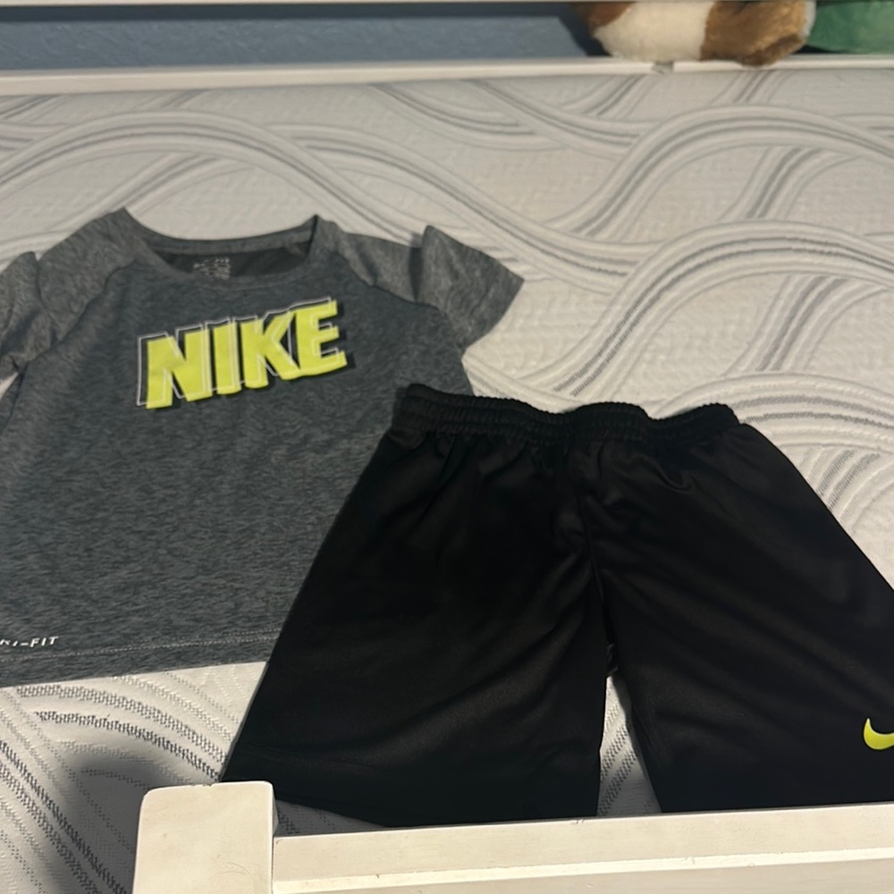 Nike Dri-Fit boys set